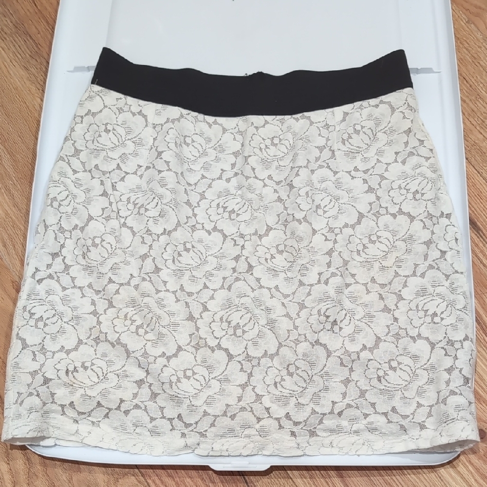 H&M Cream Embellished Mini Pencil Skirt